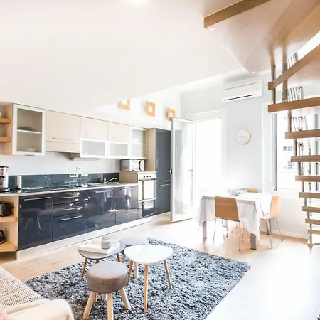 Vieil / Centre Avec Balcon. L'appt Ideal!