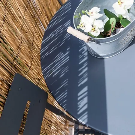 Vieil / Centre Avec Balcon. L'appt Ideal! 아파트 *
